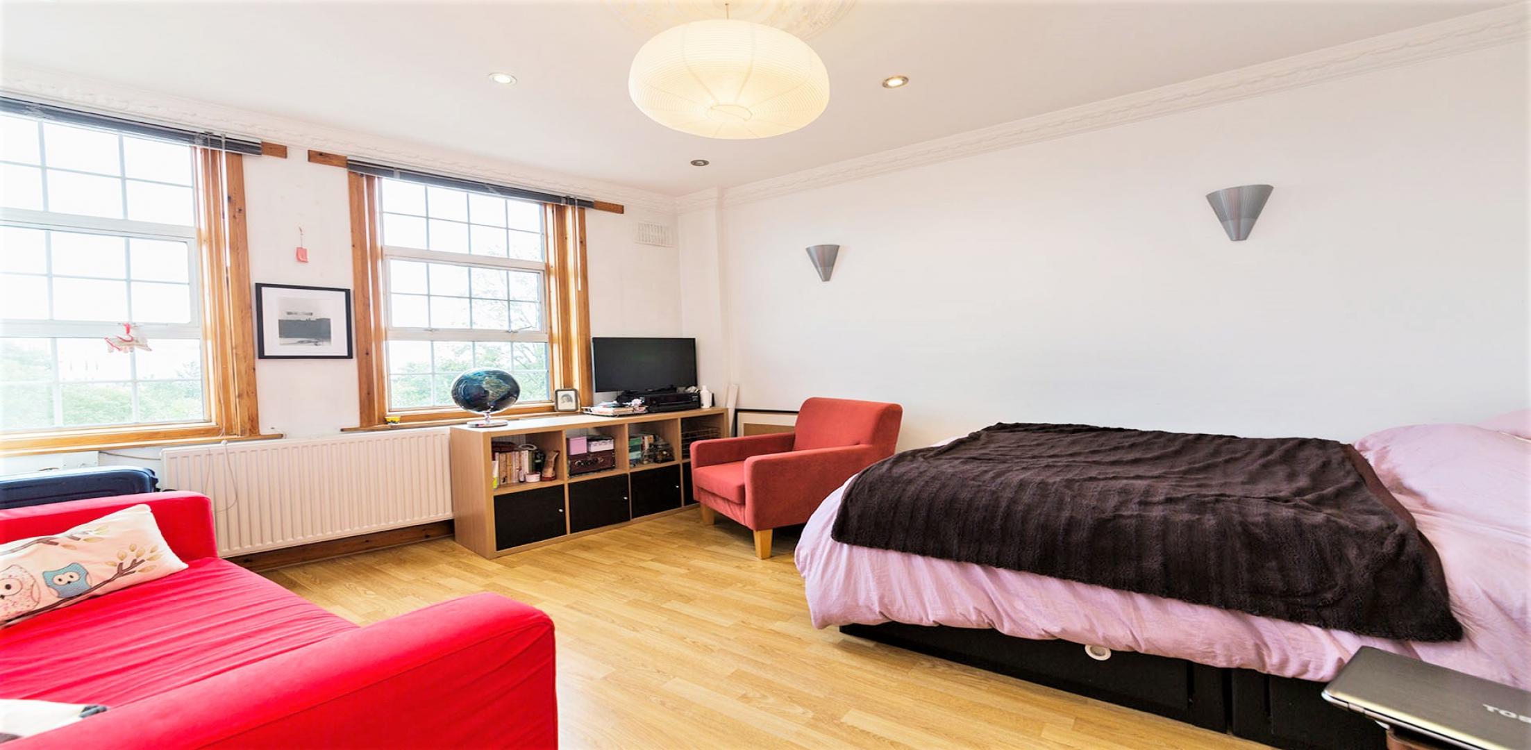 			2 Bedroom, 1 bath, 1 reception Flat			 Burnley Road, DOLLIS HILL